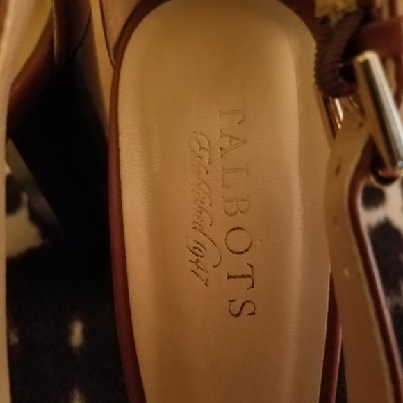 Shoes - Picture 6 of 8